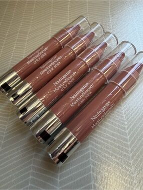 (5) Neutrogena MoistureSmooth Lip Balm Color Sticks- #110 ALMOND NUDE